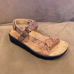 Alegria - Henna Folkie - Multiple Sizes (NEW W/ BOX)
